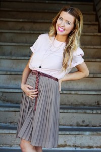 pleated skirt pregnant