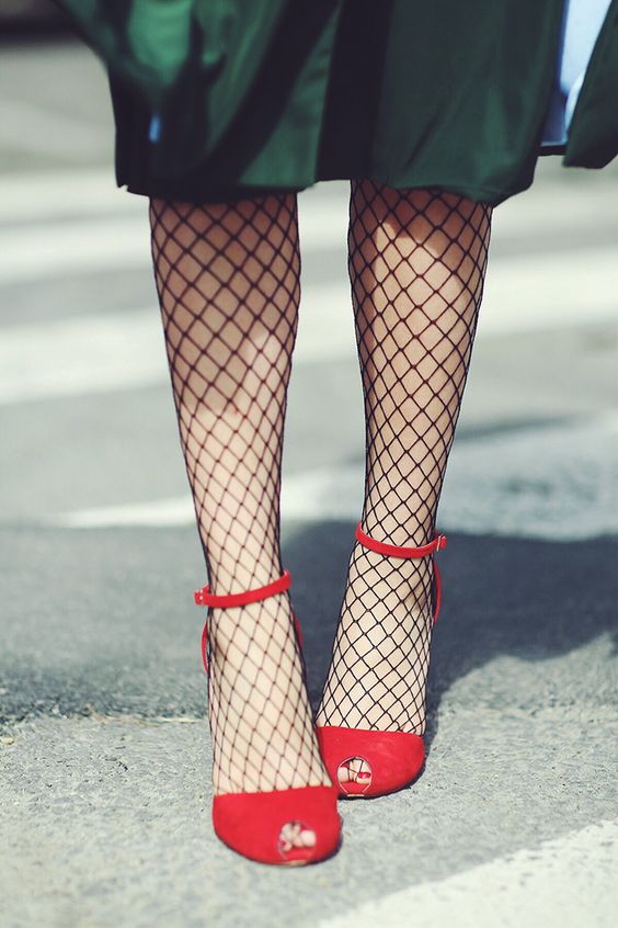 Comment porter les collants avec des chaussures ouvertes