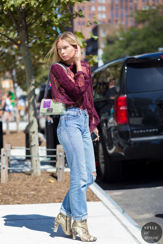 How to Wear Levi's 501 Jeans: A Guide for Chic Women  Levi jeans 501, Jeans  outfit women, Jeans outfit casual