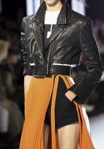 How to wear orange? - Personal Shopper Paris - Dress like a Parisian