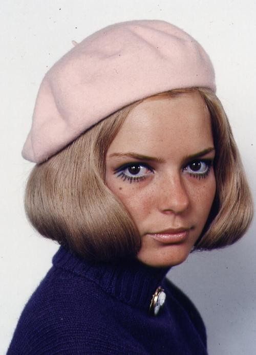 Color portrait of France Gall