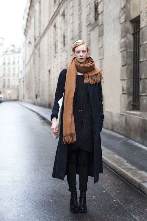 How do Parisians style a scarf? • Petite in Paris